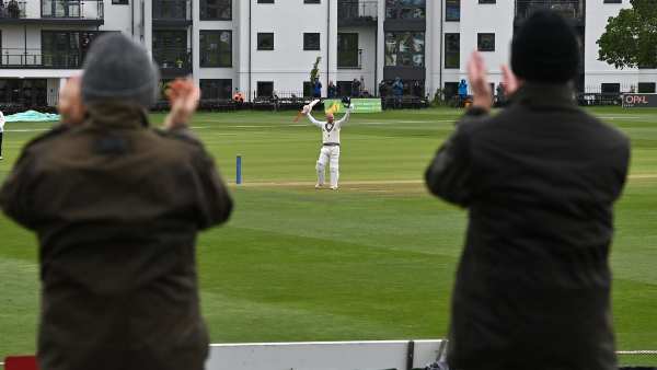  ഒമ്പതാം വിക്കറ്റ് കൂട്ടുകെട്ട്