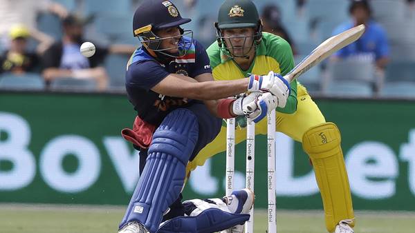 റിസര്‍വ് താരങ്ങള്‍ 17