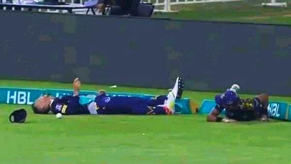  വേഗം ഭേദമാവാന്‍ പ്രാര്‍ഥിക്കുന്നു