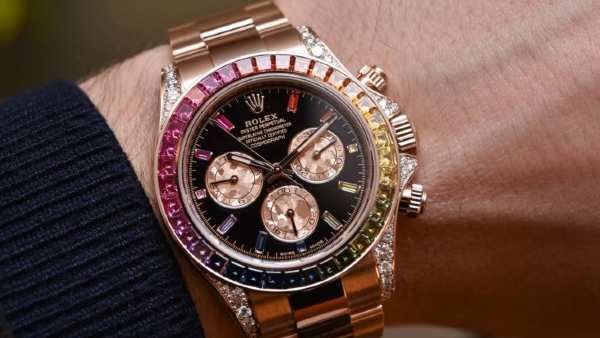  റോളക്‌സ് ഡെയ്‌റ്റോന റെയ്ന്‍ബോ എവറോസ് ഗോള്‍ഡ് (വില 69 ലക്ഷം)