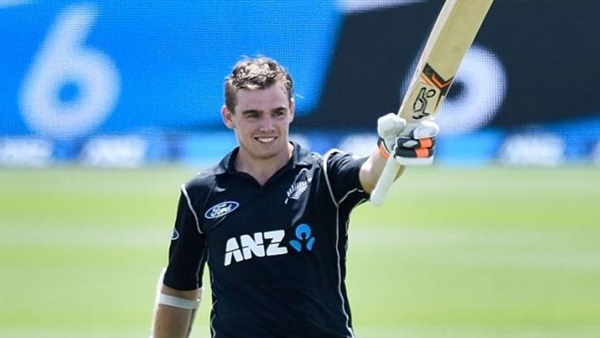 ടോം ലാദം, ദിമുത് കരുണരത്‌ന