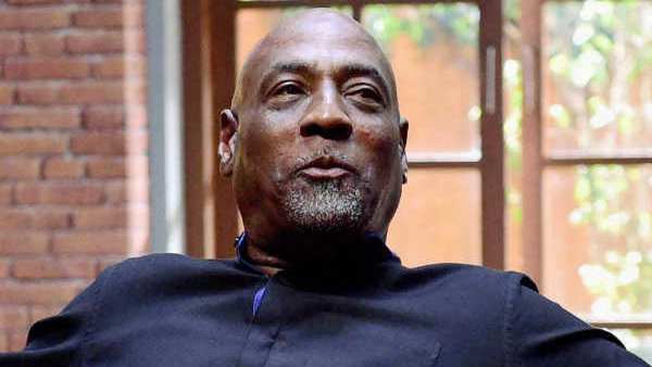  റിച്ചാര്‍ഡ്‌സിനെ നോക്കൂ