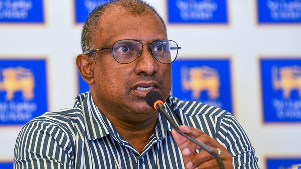 അരവിന്ദ ഡി സില്‍വ.