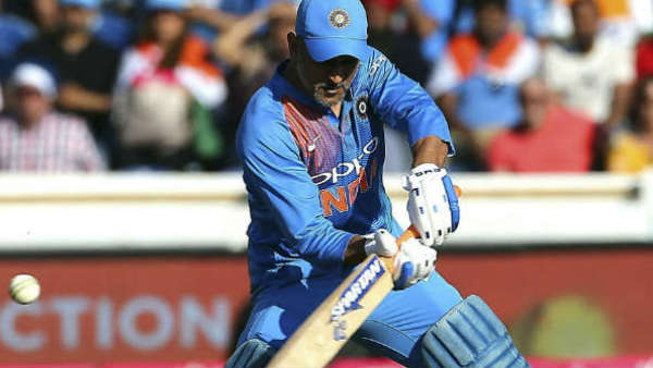  ധോണി കണക്കുകൂട്ടലുകള്‍ തെറ്റിച്ചു