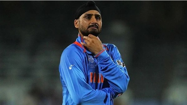 അരവിന്ദ് ഡി സില്‍വ, ഡേവിഡ് മില്ലര്‍, ഹര്‍ഭജന്‍ സിങ്