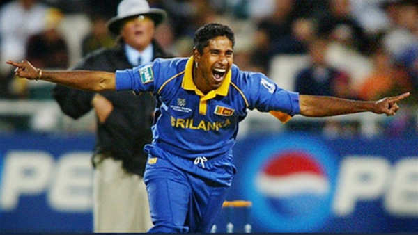  54 റണ്‍സ് (2000, ഷാര്‍ജ)