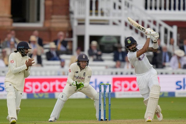 വീണ്ടും ഇംഗ്ലണ്ട് ആരാധകര്‍ 