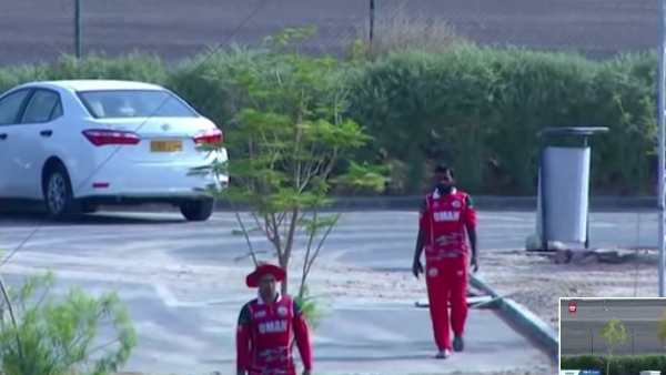  സ്റ്റേഡിയം കടന്ന് സിക്‌സര്‍