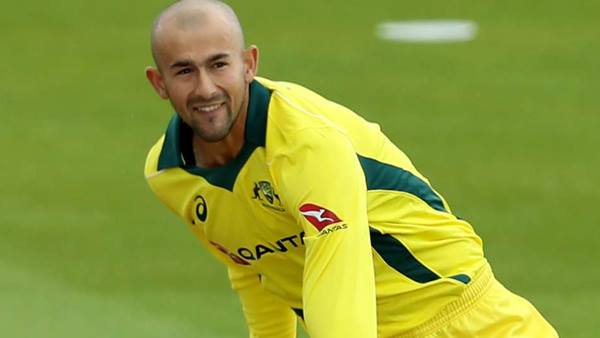 ആഷ്ടന്‍ അഗര്‍ (ഓസ്‌ട്രേലിയ)