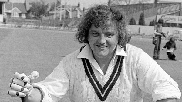 കോളിന്‍ മില്‍ബേണ്‍ (ഇംഗ്ലണ്ട്)