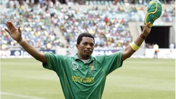 മഖായ എന്‍ഡിനി (ദക്ഷിണാഫ്രിക്ക)