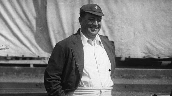 വാര്‍വിക്ക് ആംസ്‌ട്രോങ് (ഓസ്‌ട്രേലിയ)