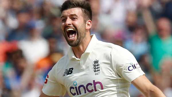  വുഡിനെ നിലനിര്‍ത്തി