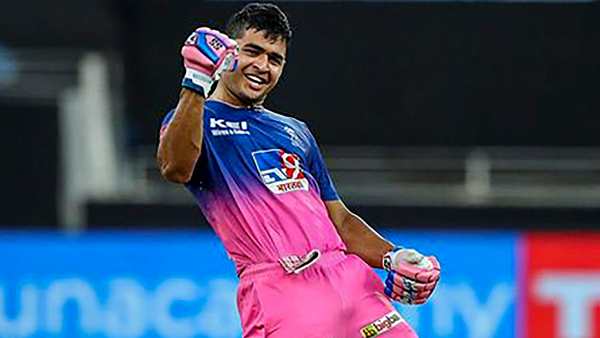  പരാഗിനെ എന്തിന് കളിപ്പിക്കുന്നു?