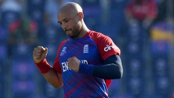  ടിമല്‍ മില്‍സ് (ഇംഗ്ലണ്ട്)