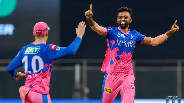  ജയദേവ് ഉനാട്കട്ട്