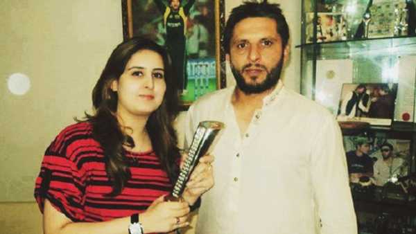  ഷാഹിദ് അഫ്രീഡി- നാദിയ അഫ്രീഡി