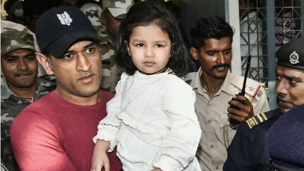 എംഎസ് ധോണിയുടെ മകള്‍ സിവ