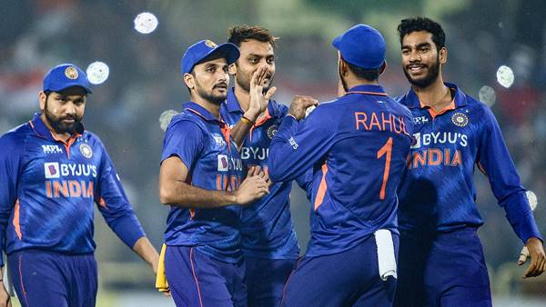 കരുത്തോടെ ഇന്ത്യ