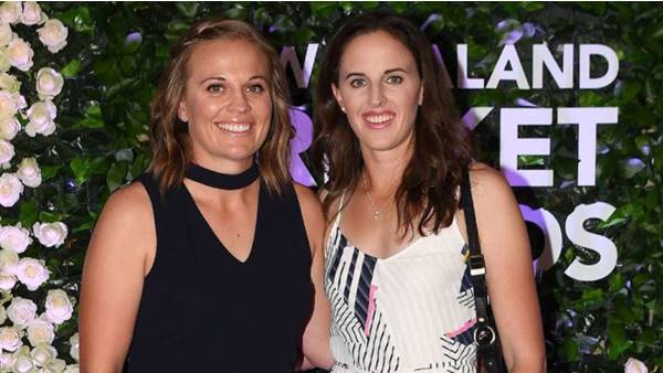 ആമി സാറ്റര്‍വെയ്റ്റ്-ലിയാ തഹുഹു