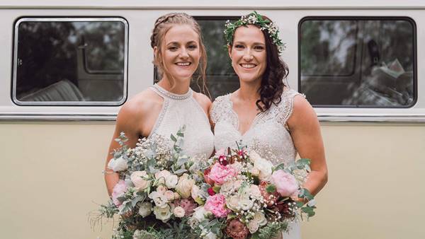 മേഗന്‍ സ്‌കട്ട്-ജെസ് ഹോളിയോക്കി