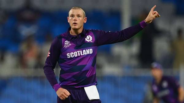 മിച്ചല്‍ ലീസ്‌ക്