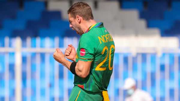  ബൗളിങ് നിര