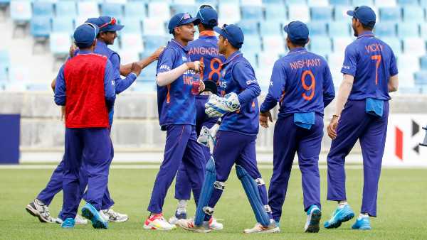 ബൗളര്മാര് മിന്നിച്ചു ബൗളര്മാര് മിന്നിച്ചു