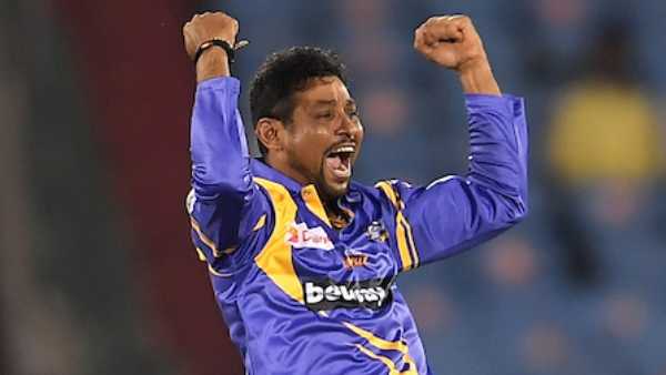  ബൗളിങിലും ദില്‍ഷന്‍