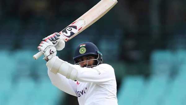  രണ്ടു സിക്‌സറും റബാഡയ്‌ക്കെതിരേ