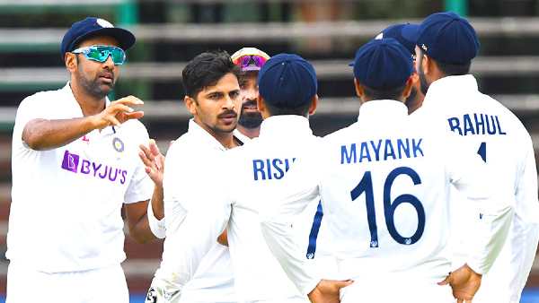  സൗത്താഫ്രിക്ക പൊരുതുന്നു