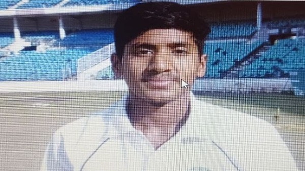 യാഷ് ഠാക്കൂര്‍