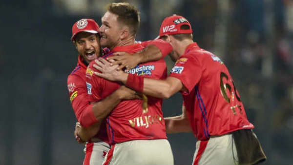  ഡല്‍ഹി ഡെയര്‍ഡെവിള്‍സ് (67ന് ഓള്‍ഔട്ട്, കിങ്‌സ് ഇലവന്‍ പഞ്ചാബ്, 2017)