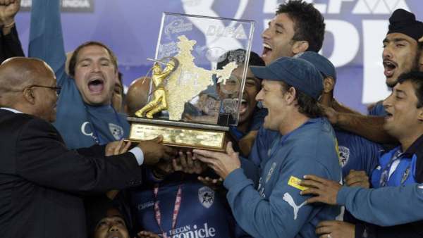 ആദം ഗില്‍ക്രിസ്റ്റ് (24 മല്‍സരങ്ങള്‍)