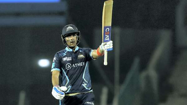 ടൈറ്റന്‍സിന്റെ കുതിപ്പ്