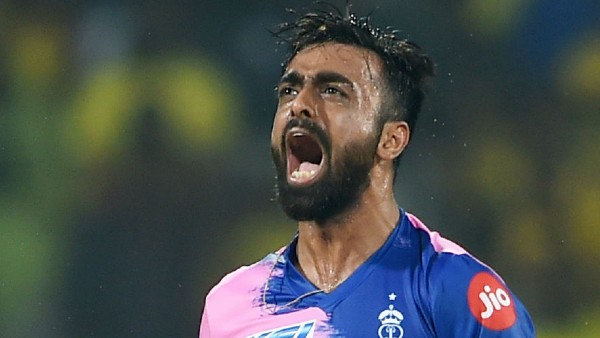 ബേസില്‍ തമ്പിക്ക് പകരം ഉനദ്ഘട്ട്