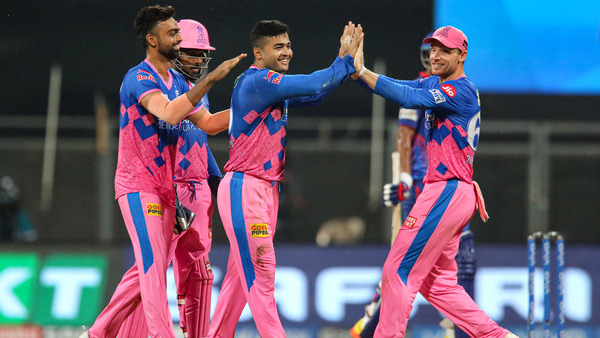 ധോണിയാണെന്നാ വിചാരം