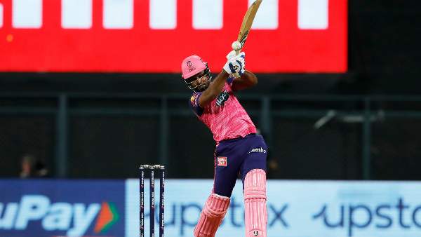 മുംബൈക്കെതിരേ 52 റണ്‍സ്