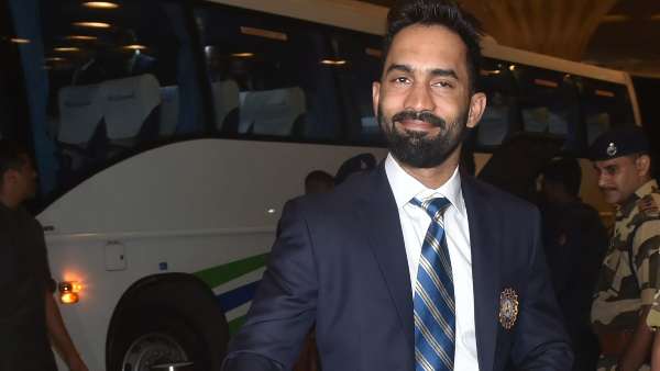 ദിനേശ് കാര്‍ത്തിക് (വിക്കറ്റ് കീപ്പര്‍), അക്ഷര്‍ പട്ടേല്‍