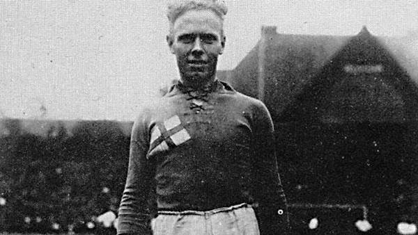 സ്വെന്‍ റിഡെല്‍ (സ്വീഡന്‍) - ഒമ്പത് ഹാട്രിക്കുകള്‍