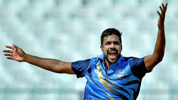 വരുണ്‍ ആരോണ്‍