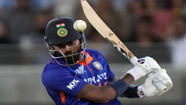 ഹര്‍ദിക് പാണ്ഡ്യ (10ല്‍ 10)