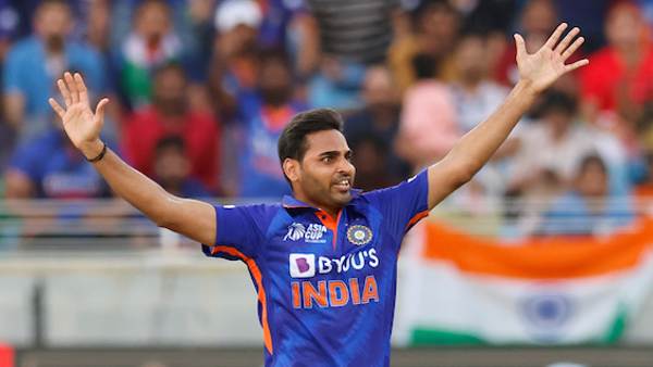 പേസര്‍മാര്‍- ഭുവി, റൗഫ്, നസീം