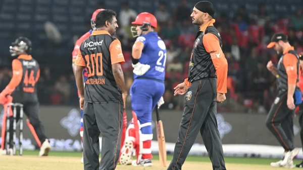 റൈഡറും കൈഫും മിന്നി