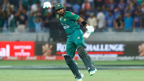 സര്‍പ്രൈസ് നീക്കങ്ങള്‍