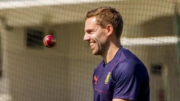  ആന്‍ റിച്ച് നോക്കിയേ