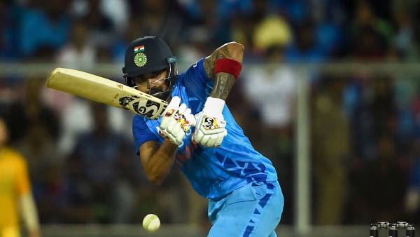 മെല്ലപ്പോക്ക് ബാറ്റിങ്ങിന് വിമര്‍ശനം