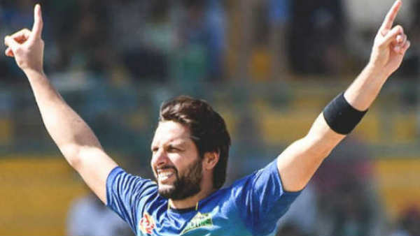 അഫ്രീഡി, അശ്വിന്‍, അജ്മല്‍ (ലോവര്‍ ഓര്‍ഡര്‍)