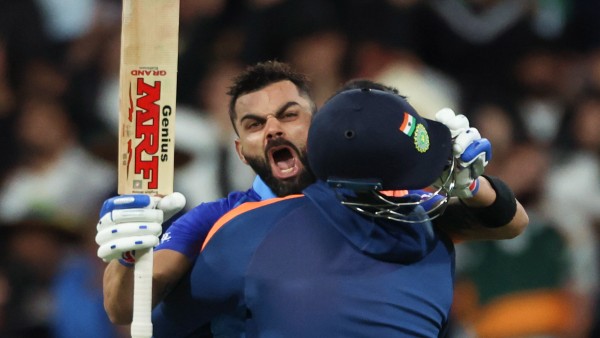 ഒരു ടീമിനെതിരേ 500ലധികം റണ്‍സ്