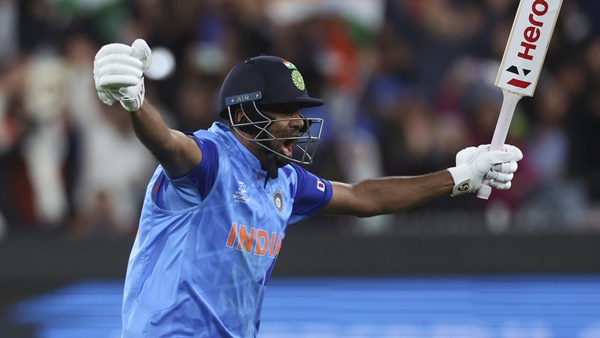 ദിനേശ് കാര്‍ത്തിക്